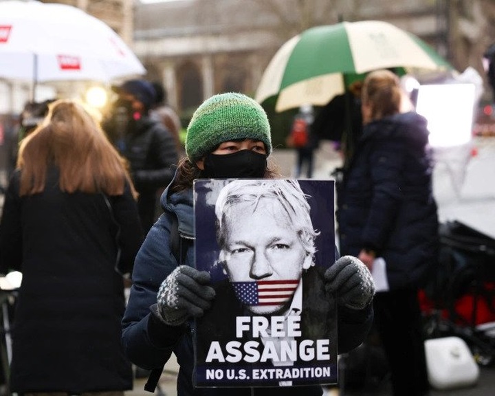 Brit bíróság: Julian Assange nem adható ki az Egyesült Államoknak