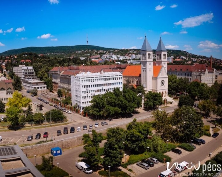 Tizenhét épület energetikai korszerűsítését készíti elő a PTE