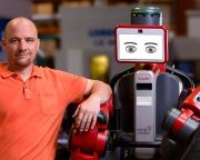 Épül az első, teljesen robotokkal termelő gyár Kínában