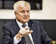 Seehofer: az idén vissza kell vonni az Oroszország elleni szankciókat